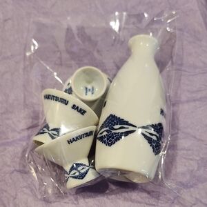 Hakutsuru Sake Set with Blue Design